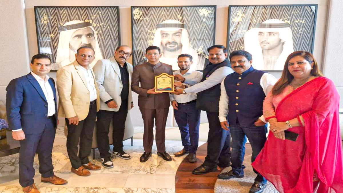 दुबई पहुंचे इंदौर महापौर पुष्यमित्र भार्गव: नेशनल बिजनेस नेटवर्क से जुड़े लोगों ने की मुलाकात, ‘ब्रिक्स प्लस सिटी फोरम’ में भारत का करेंगे प्रतिनिधित्व