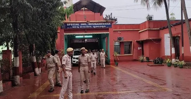 ओडिशा : कैदियों ने किया ब्लेड से हमला, झारपड़ा जेलर और 2 अन्य घायल