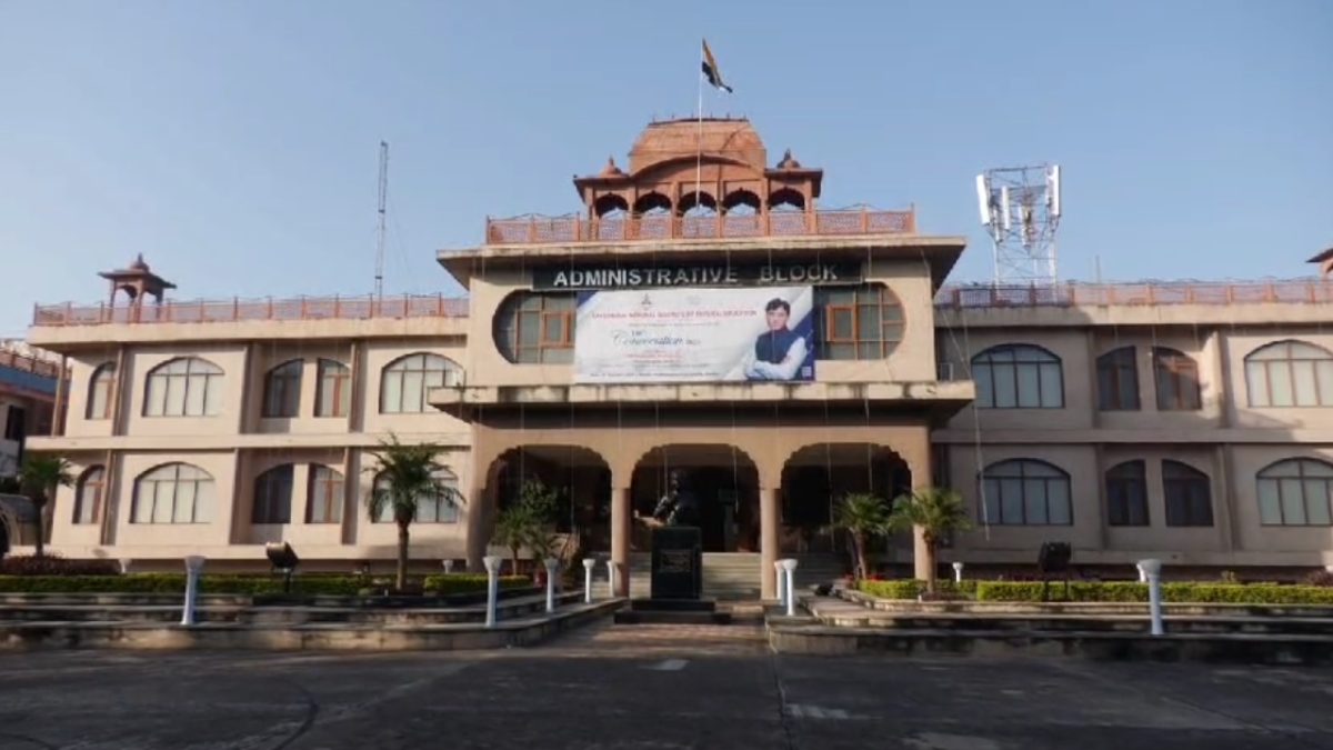 एशिया के सबसे बड़े खेल संस्थान LNIPE का 10वां दीक्षांत समारोह कल: केंद्रीय खेल मंत्री होंगे शामिल, छात्रों को दी जाएगी उपाधि और गोल्ड मेडल