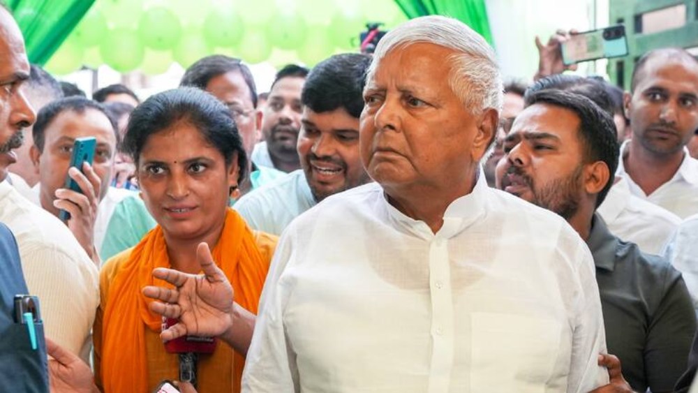 बड़ी खबर: Land For Job Case में लालू यादव-तेजस्वी यादव समेत सभी 9 आरोपितों को मिली जमानत, 1-1 लाख के मुचलके पर मिली बेल, पासपोर्ट होगा सरेंडर