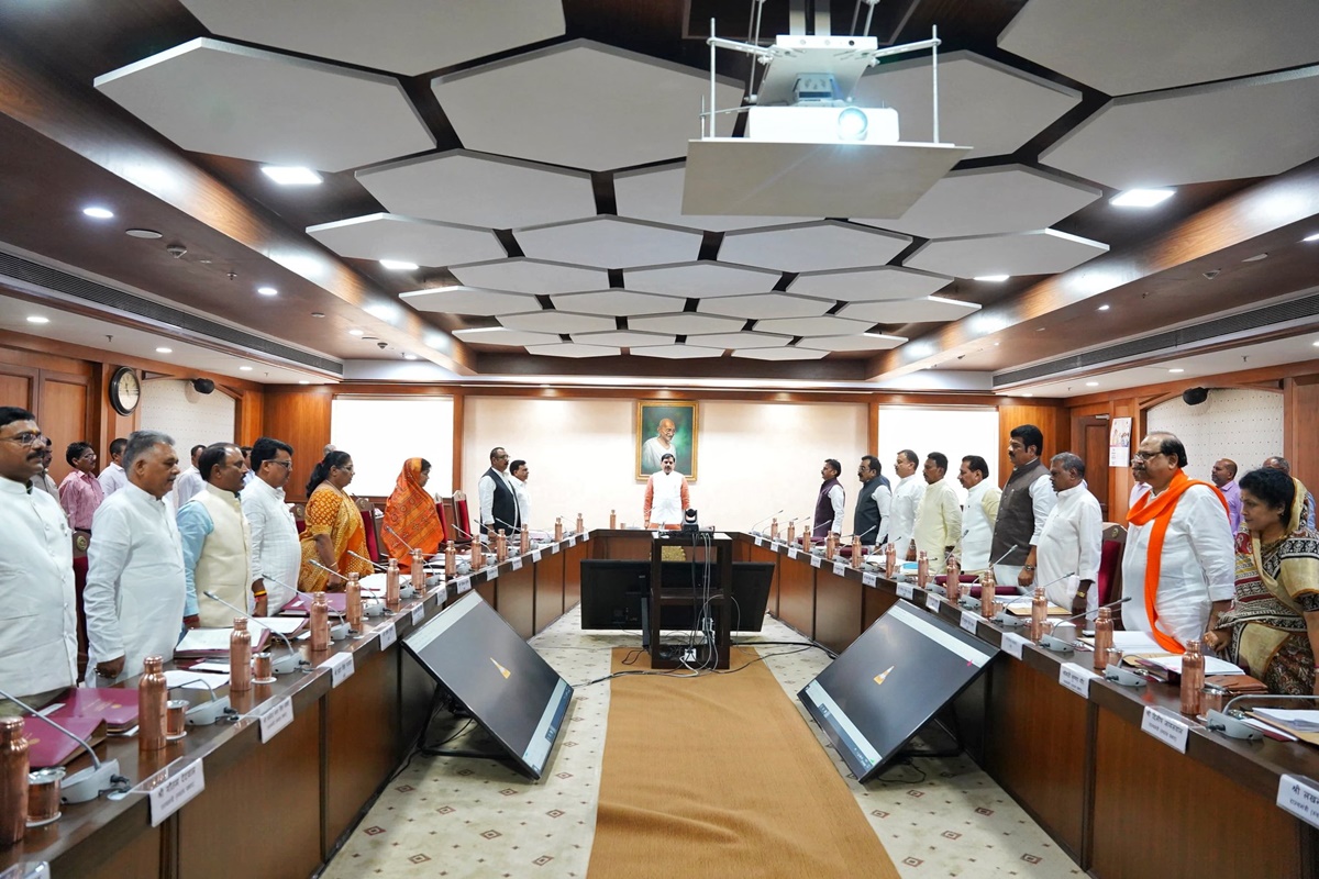 Mohan Cabinet Decision Today: 1 लाख सरकारी नौकरी देगी सरकार, दुष्कर्म पीड़िताओं को हर जिले में 10 लाख रुपए की सहायता, दूरस्थ गांवों के बदलेंगे जिले