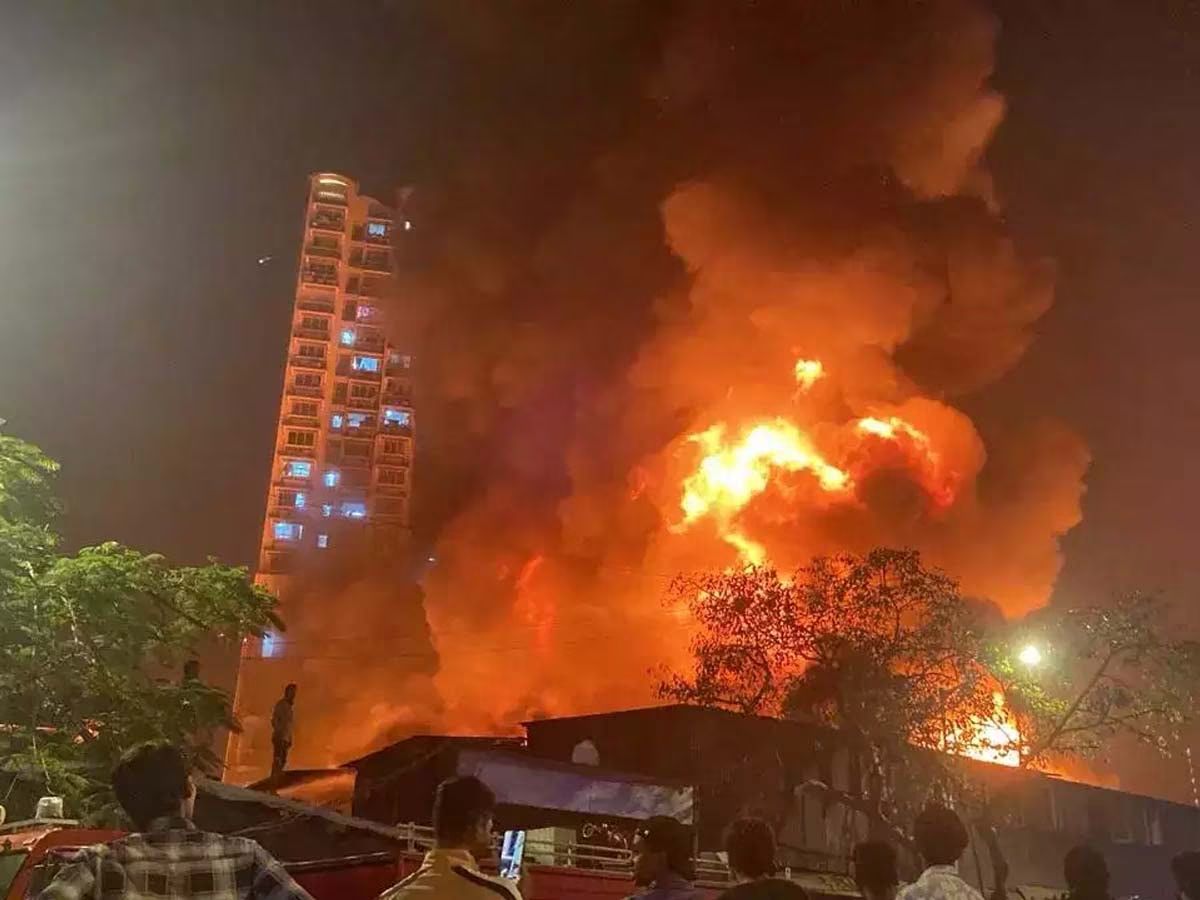 Mumbai: 2 मासूम समेत 7 लोगों की जलने से मौत, मरने वाले सभी एक ही परिवार के, मुंबई के चेंबूर इलाके में लगी भीषण आग- Mumbai Fire