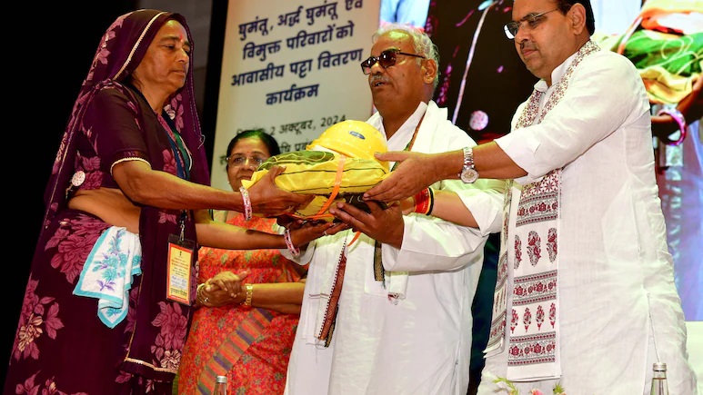 Rajasthan News: राजस्थान में 21 हजार परिवारों को मिला आवासीय पट्टा, CM भजनलाल बोले- मकान भी बनवाएंगे