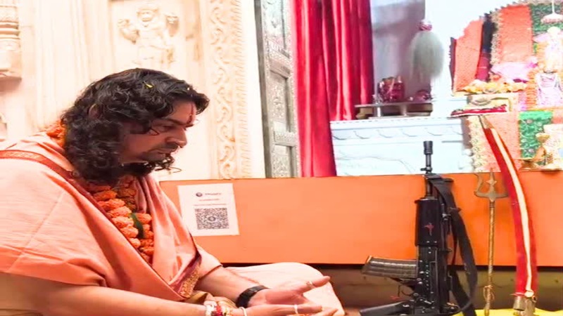 Rajasthan News: विधायक बालमुकुंद आचार्य का हथियारों वाला वीडियो वायरल, लाइसेंस पर दी सफाई