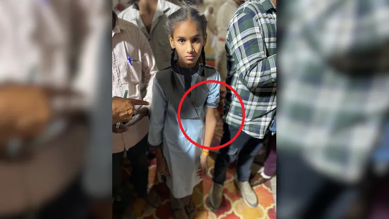 Rajasthan News: बेरहम शिक्षक ने मार-मार कर तोड़ दिया मासूम का हाथ! दरी ठीक करने पर भी दी खौफनाक सजा