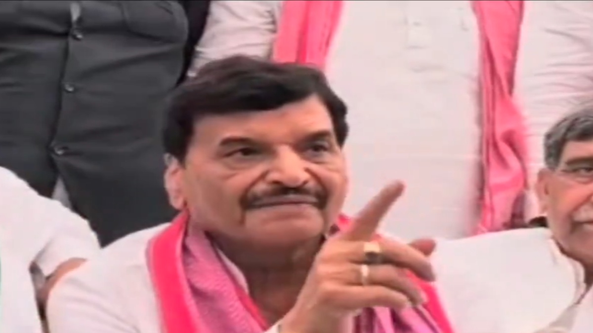 ‘लाल कलम से अधिकारियों का नाम लिख लें’, शिवपाल यादव ने अफसरों को दी धमकी, कहा- सरकार बनते ही सबका हिसाब-किताब हो जाएगा