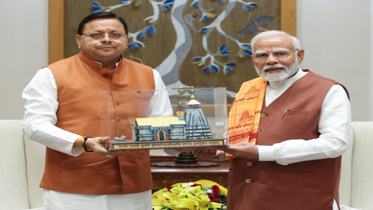 CM धामी ने दिल्ली में PM मोदी से की मुलाकात, उत्तराखंड के विकास से संबंधित कई विषयों पर की चर्चा, इन योजनाओं के लिए मांगी परमिशन 