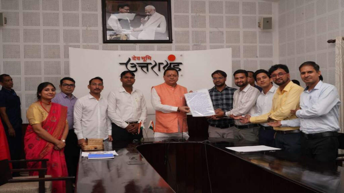 Uttarakhand News: प्रांतीय सिविल सेवा में चयनित अभ्यर्थियों ने CM धामी से की मुलाकात, मुख्यमंत्री ने शुभकामनाएं देते हुए कही ये बड़ी बात