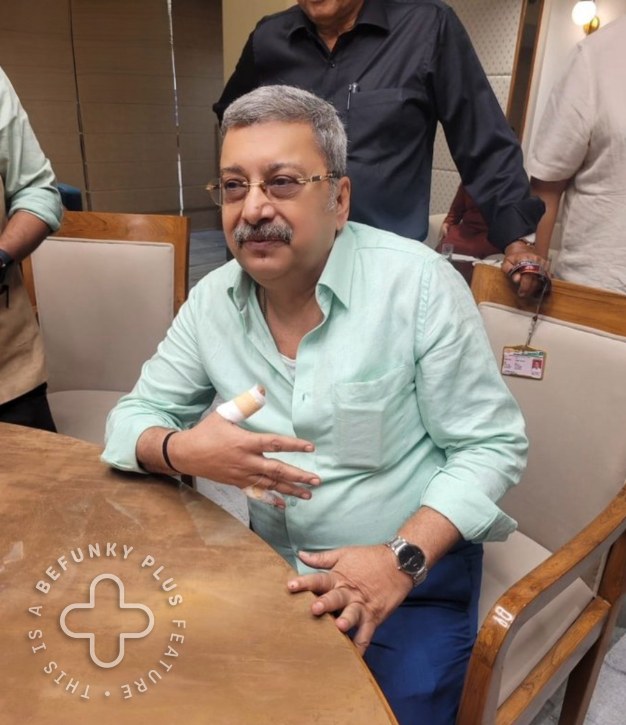 WAQF Bill: वक्फ बिल पर JPC बैठक में जमकर बवाल, BJP सांसद से तीखी झड़प के दौरान TMC सांसद कल्याण बनर्जी ने मेज पर पटकी बोतल, हुए चोटिल, 4 टांके लगे