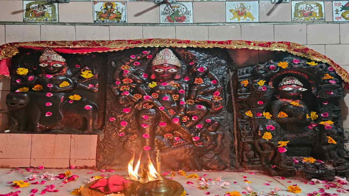 शारदीय नवरत्रि 2024ः इस चमत्कारी मंदिर को एयरपोर्ट अथॉरिटी भी नहीं हटा सका, नौ दिन तक लगता श्रद्धालुओं का तांता