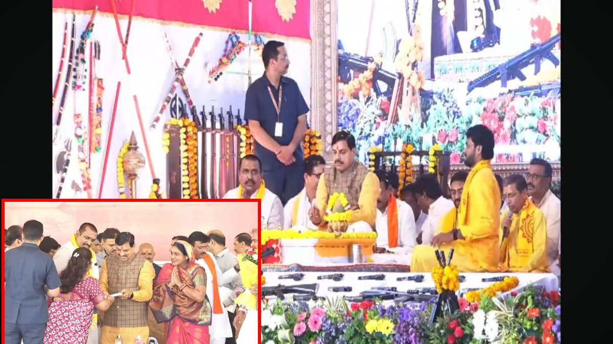 महेश्वर में शस्त्र पूजन: CM डॉ. मोहन ने की करोड़ों रुपए के विकास कार्यों की घोषणा, कहा- अगली कैबिनेट बैठक दिसंबर के अंतिम माह में यहीं होगी