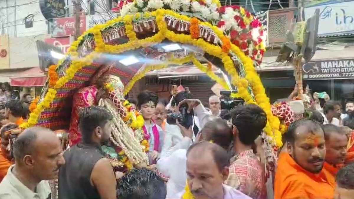 विजयादशमी पर बाबा महाकाल की निकली सवारी, नए शहर से होकर दशहरा मैदान पहुंची, श्रद्धालुओं ने किया दर्शन