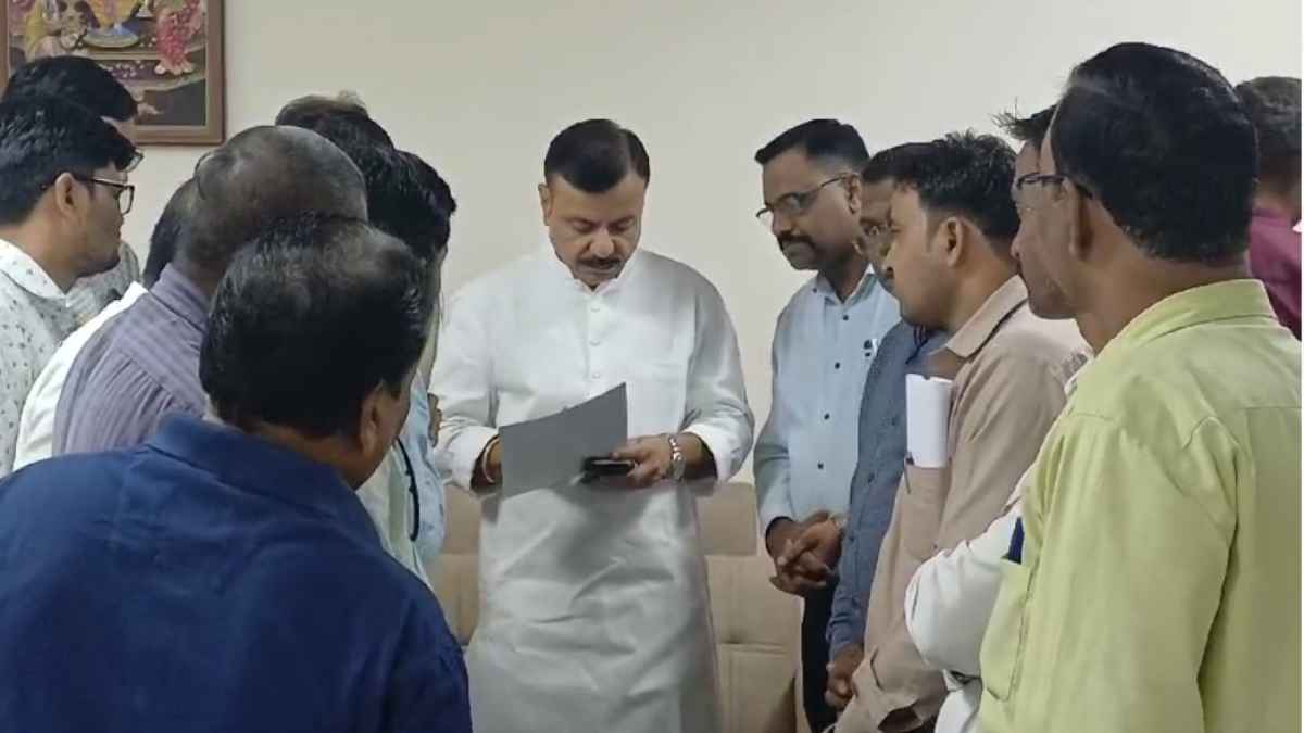 ‘शिक्षकों को आंदोलन करने की आवश्यकता नहीं’, गाडरवारा पहुंचे शिक्षा मंत्री ने कहा-जो लोग परीक्षा पास करके आते हैं उनका क्या होगा?
