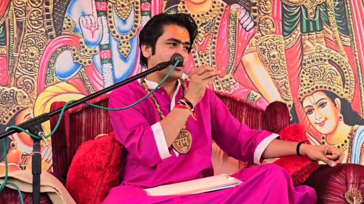 ‘गली-गली में केवल बजरंग बली की चलेगी’, दिव्य दरबार में बोले बागेश्वर धाम के धीरेंद्र शास्त्री – सरकार को दो जाति अमीर और गरीब बनानी चाहिए