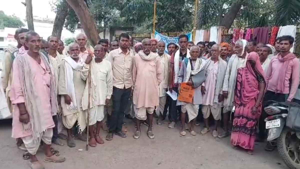 मवेशी चराने को लेकर दो पक्षों में विवाद: जमकर चले लाठी-डंडे व कुल्हाड़ी,14 लोग घायल, 3 की हालत गंभीर