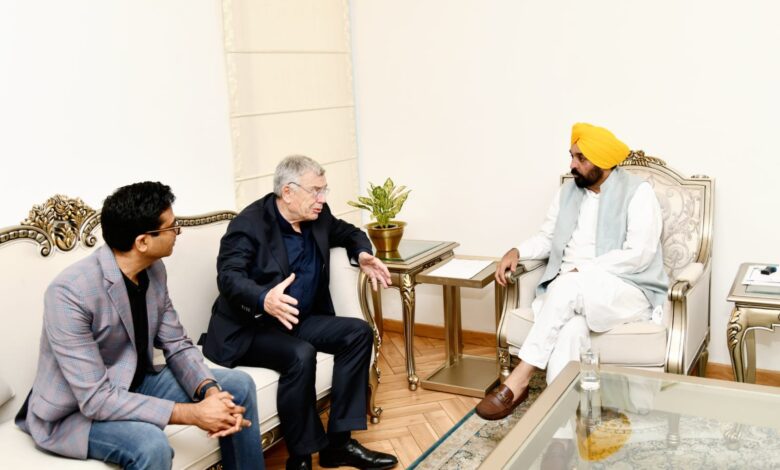पंजाब जल्द बनेगा देश का नंबर वन डिजिटल, मुख्यमंत्री भगवंत मान ने डेनियल जूलियन से की मुलाकात