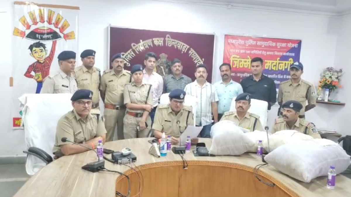 पुलिस की बड़ी कार्रवाई: भारी मात्रा में पकड़ाई गांजा और कीमती विदेशी शराब, तस्कर भी गिरफ्तार
