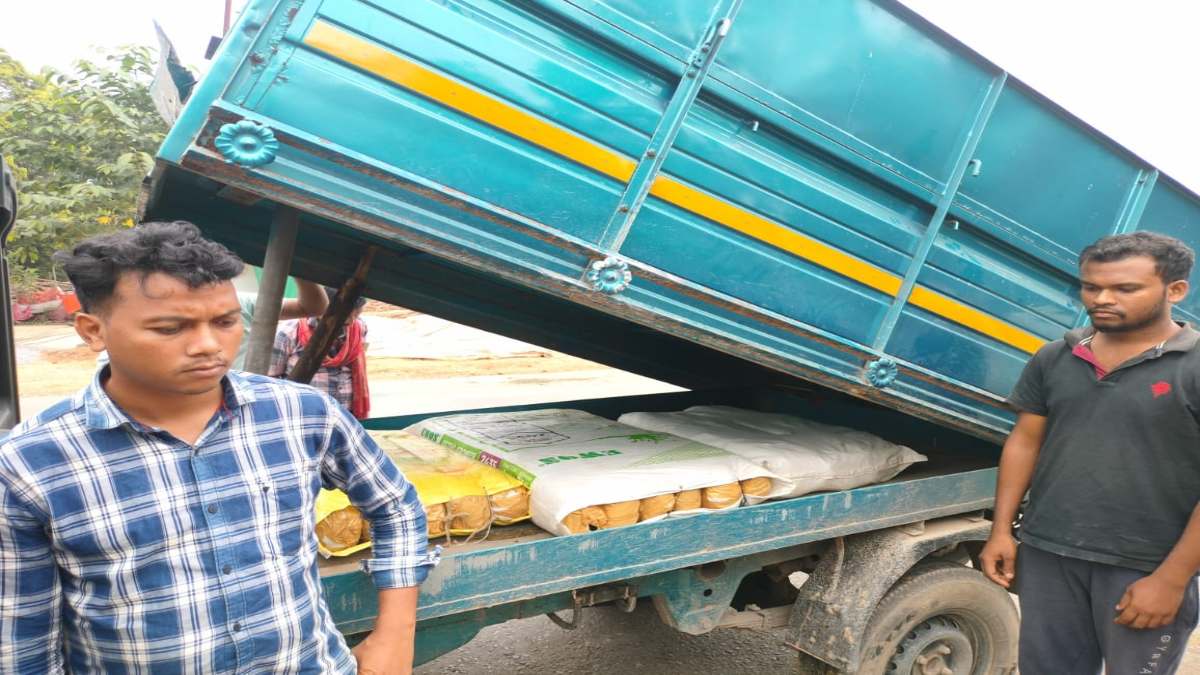 CG में नशे के खिलाफ पुलिस की बड़ी कार्रवाई: लाखों के गांजे के साथ दो अंतरराज्यीय तस्करों को किया गिरफ्तार