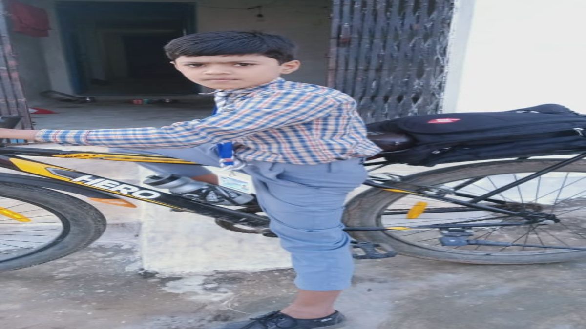 फीस जमा नहीं करने पर प्राचार्य ने छात्र को स्कूल से भगा दियाः छात्र हुआ लापता, पुलिस तलाश में जुटी