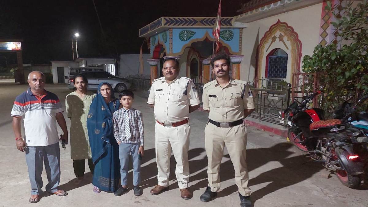 लापता छठवीं कक्षा का छात्र रीवा में मिलाः फीस जमा नहीं करने पर प्राचार्य की डांट के बाद हो गया था गायब