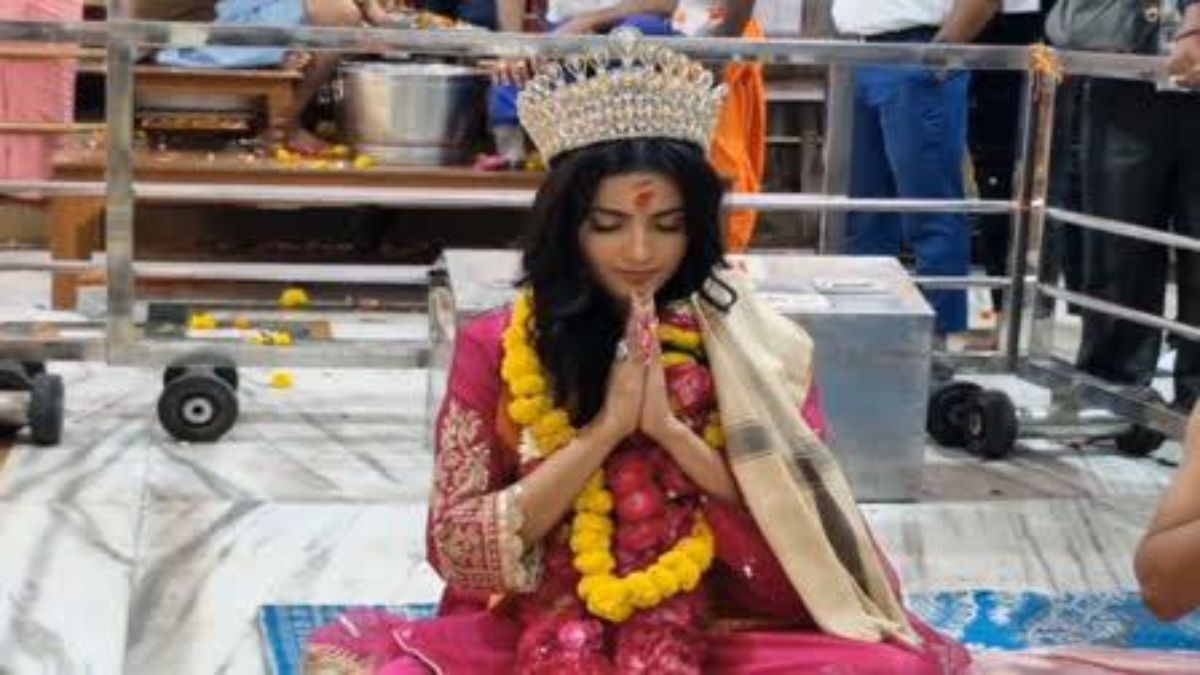 ताज पहनकर बाबा महाकाल के दर्शनः मिस इंडिया निकिता पोरवाल से नाराज हुए पुजारी