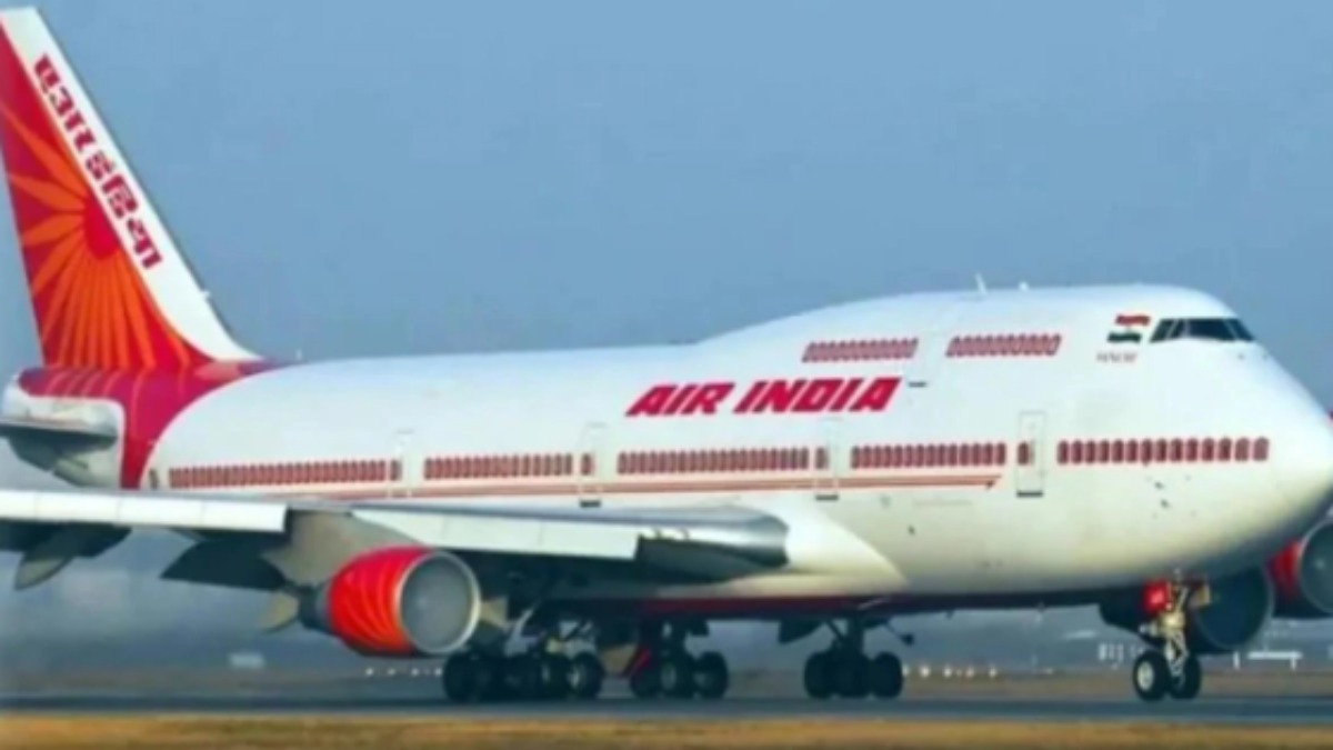 BREAKING: अयोध्या में फ्लाइट की इमरजेंसी लैंडिंग, बम की सूचना पर यात्रियों में मचा हड़कंप