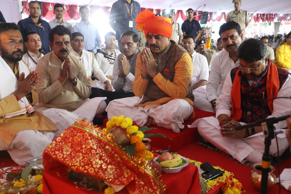 CM डॉ. मोहन ने बताया पर्व और त्यौहार में अंतर, कहा- शुभकामना की जगह मंगलकामना देने की आदत डालें