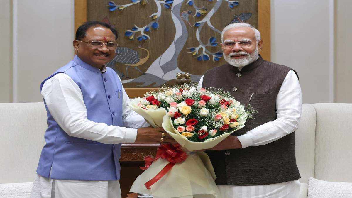 मुख्यमंत्री विष्णुदेव साय ने की प्रधानमंत्री नरेंद्र मोदी से मुलाकात: राज्य की विकास योजनाओं और नक्सल उन्मूलन पर की चर्चा, आठ लाख आवास स्वीकृत किये जाने पर प्रधानमंत्री का आभार जताया