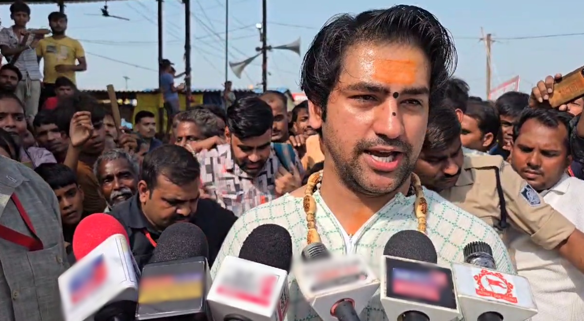 ‘हवस का पादरी और मौलाना क्यों नहीं…’, धीरेंद्र शास्त्री के बयान पर भड़के धर्मगुरु, अब मौलवी को कहा नालायक, कहा- बुरा लगा तो लगना चाहिए