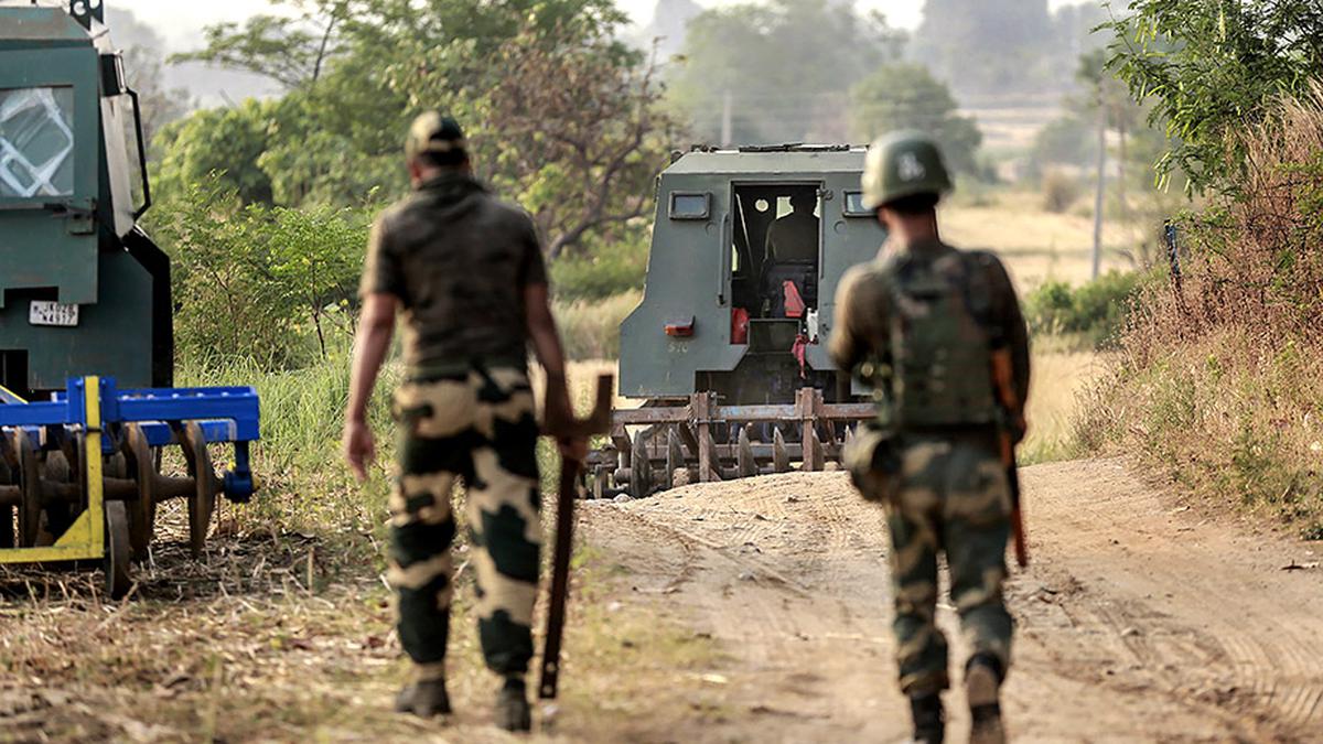 सीमावर्ती इलाकों में लगातार दिखे ड्रोन, कमांडो ने किया सर्च ऑपरेशन