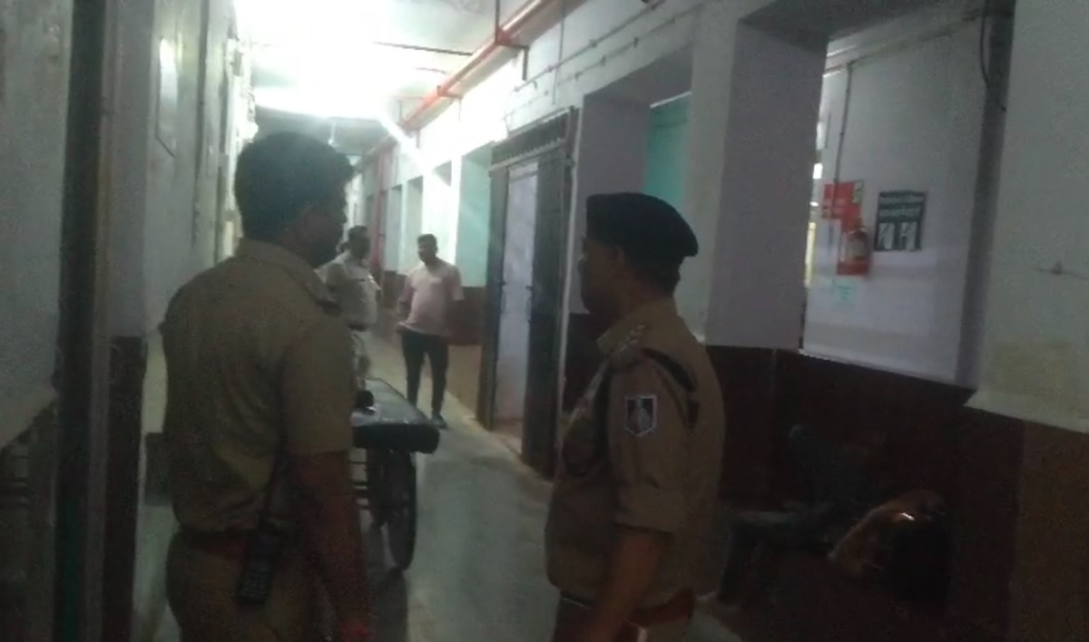 फसल बेचने जा रहे प्रधान आरक्षक को ट्रैक्टर ने मारी टक्कर, शरीर से कटकर अलग हुआ पैर
