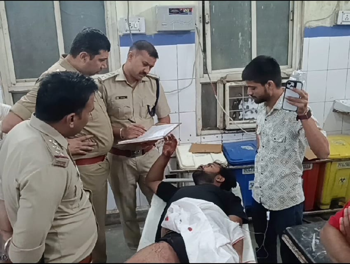 फिल्मी स्टाइल में अस्पताल से फरार हुआ आरोपी: पुलिसकर्मियों को झपकी लगते ही दिया गच्चा, घंटों की तलाश के बाद नहीं नहीं लगा हाथ
