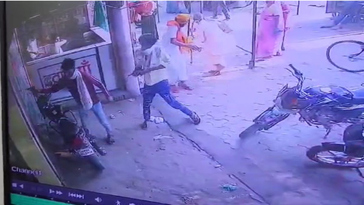 डॉक्टर को गोली मारने से फैली सनसनीः बाइक सवार दो बदमाशों ने वारदात को दिया अंजाम, घटना CCTV में कैद