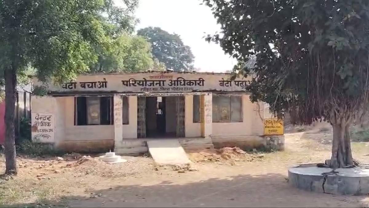 नेता और अफसर भिड़ेः राजनगर में अधिकारी को महिला नेत्री के बेटे ने दी गाली, नेपानगर में पालिका अध्यक्ष और सीएमओ के बीच जमकर विवाद, मामला पहुंचा थाने