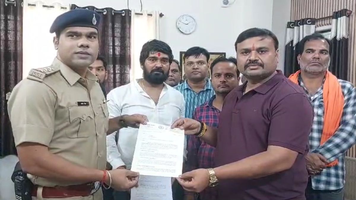 एकता कपूर की वेब सीरीज ‘गंदी बात’ के खिलाफ भाजपा ने खोला मोर्चाः बैन लगाने विधायक ने सौंपा ज्ञापन