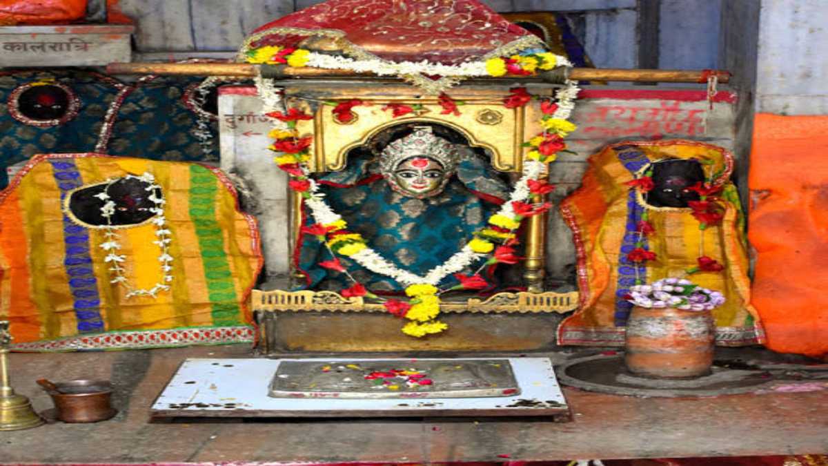 Shardiya Navratri 2024: भारत के ‘तीर्थराज’ में हैं स्थित मां चंद्रघंटा का प्राचीन मंदिर, भक्तों की उमड़ी हैं भीड़…