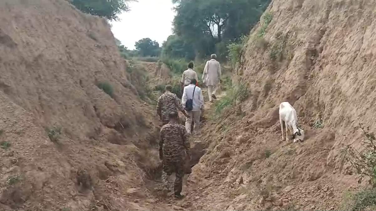 मॉर्निंग वॉक पर निकले पत्रकार व भाई पर तेंदुआ ने किया हमला, शोरगुल करने पर भागा, ग्रामीणों में दहशत