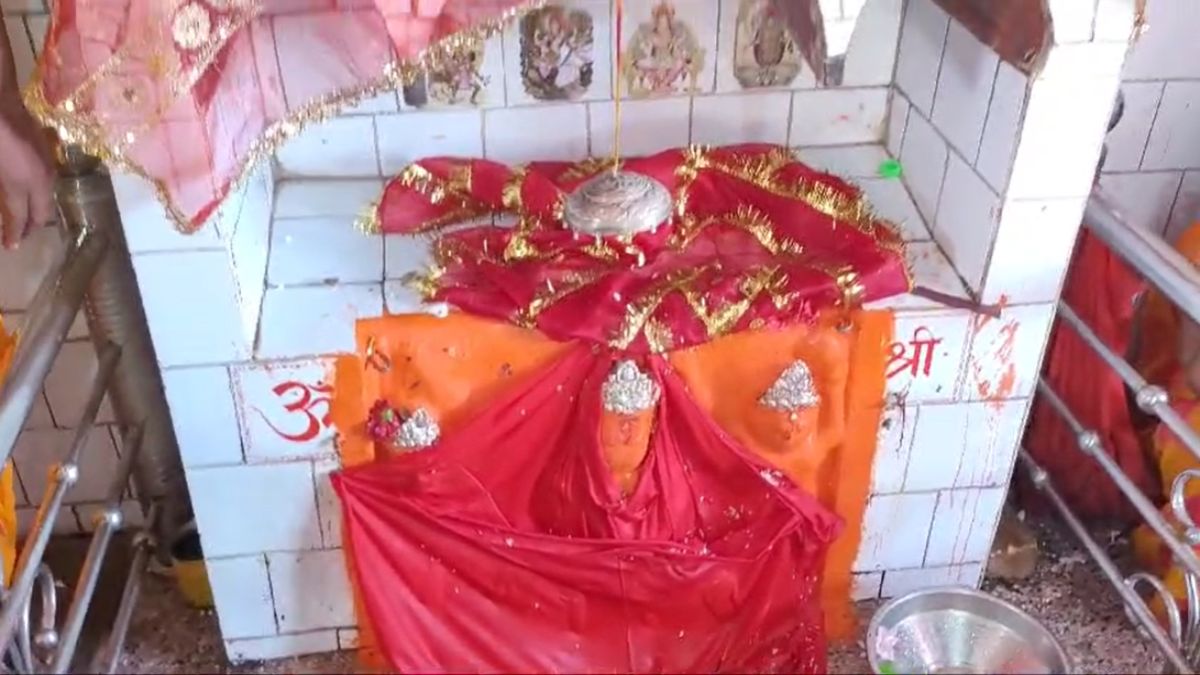 शारदीय नवरात्रि 2024ः माता चंद्रिका देवी मंदिर, देवी मां से महेश दास को बुद्धि का वरदान मिलने पर बना बीरबल