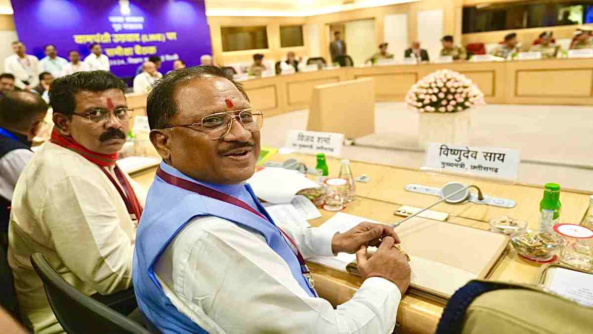 नक्सलियों के खिलाफ सफल अभियान के लिए अमित शाह ने CM साय को दी बधाई, कहा – डबल इंजन की सरकार में नक्सल प्रभावित क्षेत्रों में तेजी से हो रहा विकास