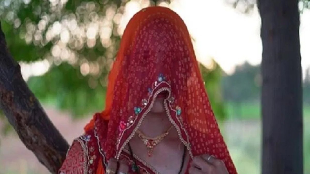 मैं तो बस चखने के लिए खाती हूं… गुटखा पड़ गया महंगा, तलाक तक पहुंच गई बात, पति की जेब से चुराकर खाती थी पत्नी, बोली- स्टॉक ला ला कर रखते थे…
