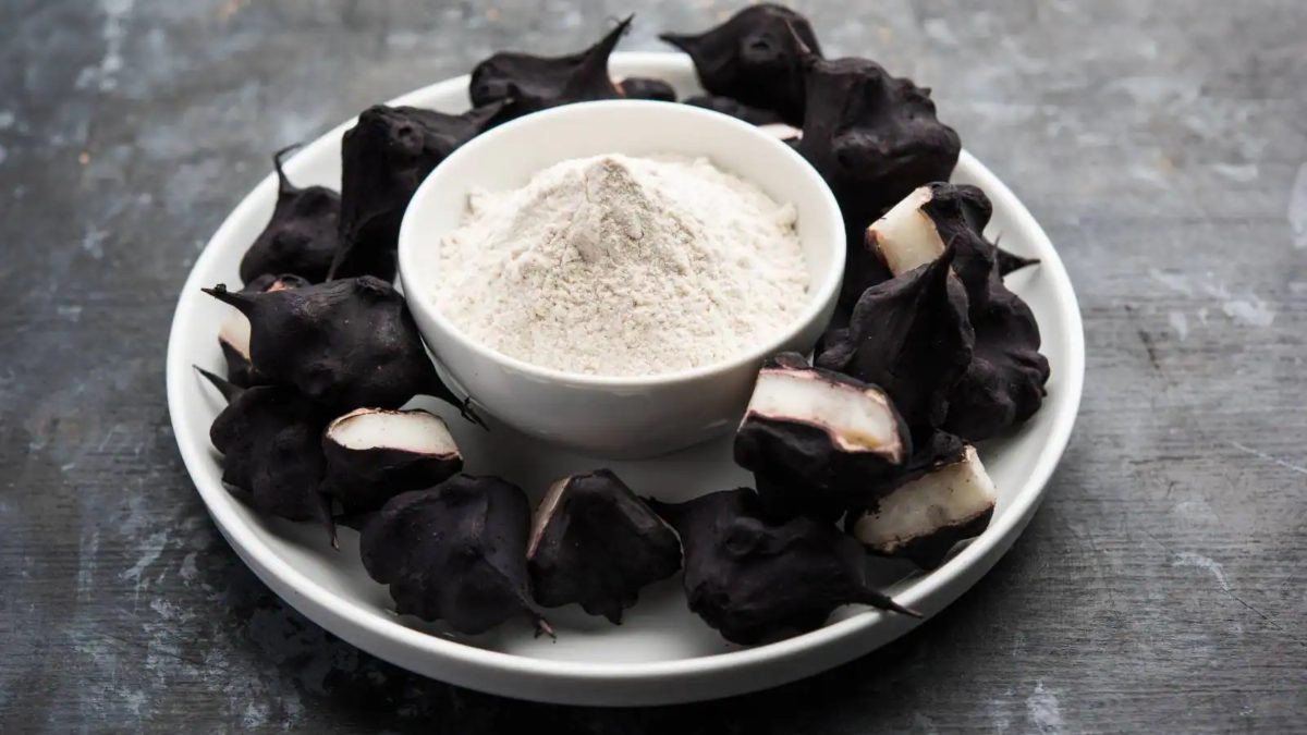 Navratri Special Recipe : इस नवरात्री घर पर बनाएं सिंघाड़े के आटे से बनने वाले कुछ हेल्दी और स्वादिष्ट व्यंजन, यहां देखें रेसिपी …