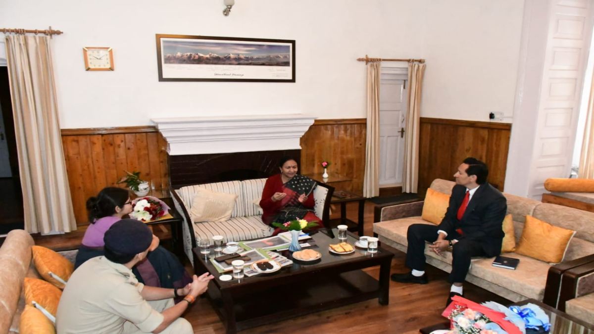 मुख्य सचिव ने विकास कार्यों के संबंध में विभागीय अधिकारियों की ली बैठक, भू-कानून के संबंध में लिए सुझाव