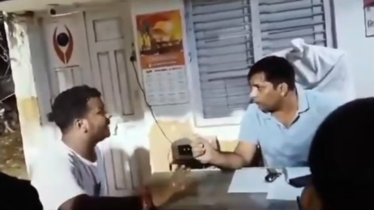 ‘नेतागिरी मत दिखाओ, जिससे बात करानी है कराओ…’ भाजपा नेता और पुलिस अफसर के बीच तू-तू मैं-मैं, वीडियो वायरल