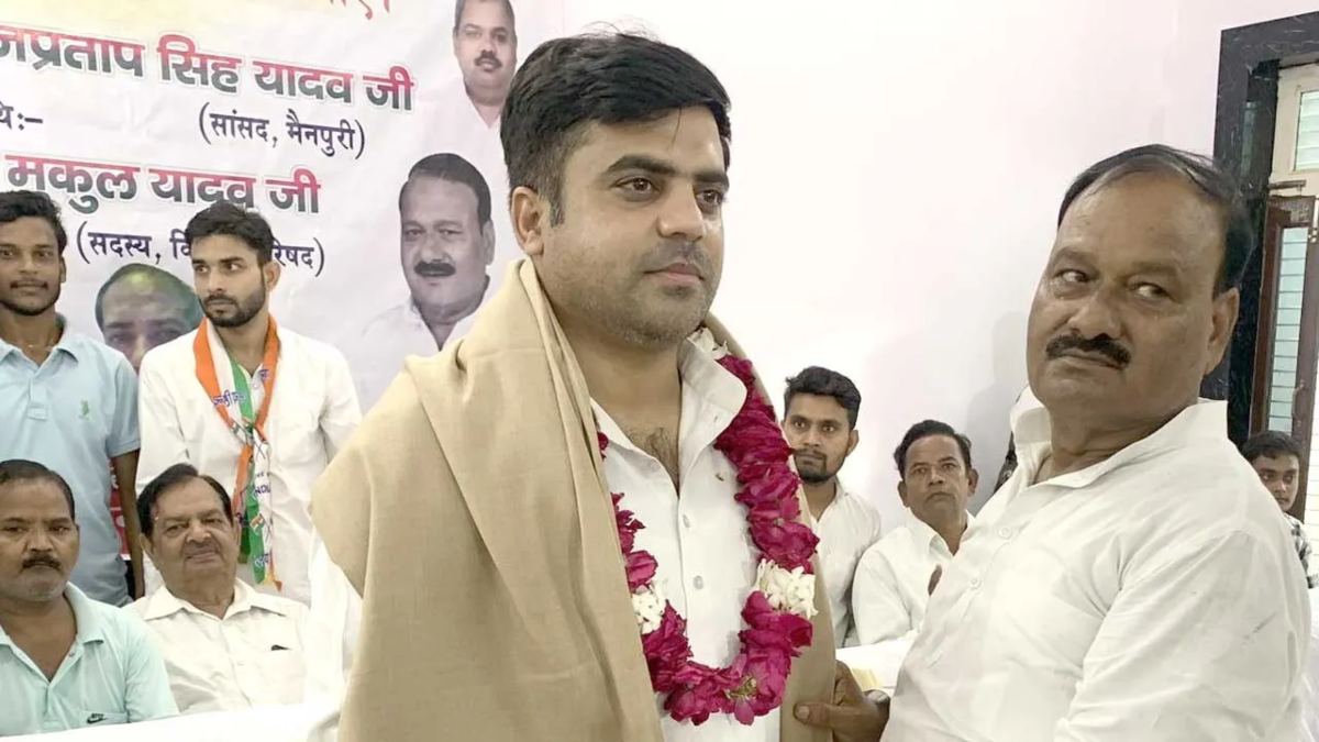 UP Assembly by-election : सपा ने खोला पत्ता, अखिलेश यादव की सीट से चुनाव लड़ेंगे लालू यादव के दामाद, पार्टी ने किया ऐलान