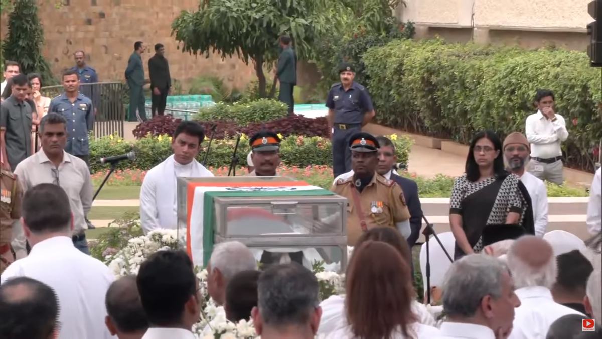 अलविदा ‘रतन टाटा’! पार्थिव शरीर अंतिम दर्शन के लिए उनके आवास पर रखा गया, मिला राजकीय सम्मान, घर बैठे करें Live Darshan