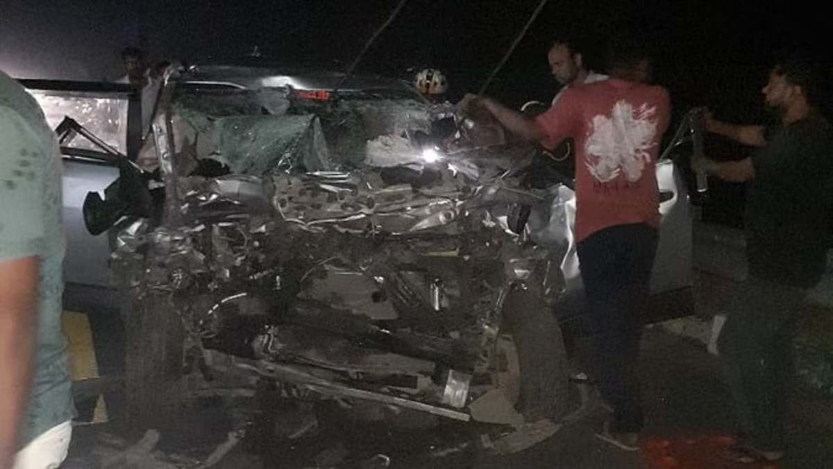 हाइवे पर ‘मौत का तांडव’: ट्रक में जा घुसी तेज रफ्तार कार, 2 विदेशी युवती समेत 3 की गई जान, 2 गंभीर रूप से घायल