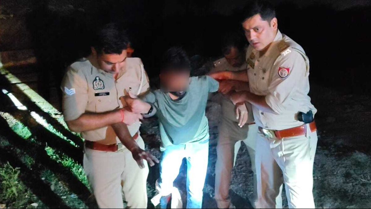 मुठभेड़ में मैनपुरी जिले का हिस्ट्रीशीटर बदमाश पुलिस की गोली लगने से हुआ घायल