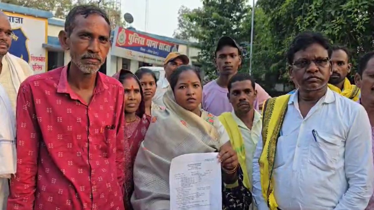 विधायक ईश्वर साहू के पुत्र कृष्णा साहू के खिलाफ पुलिस ने आखिरकार दर्ज की FIR, आदिवासी समाज ने दी थी आंदोलन की चेतावनी, जानें क्या है मामला ?