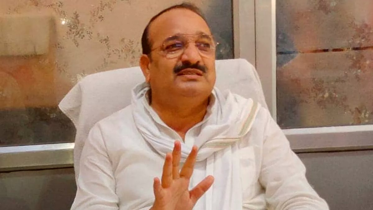 ‘लड़की लड़ नहीं पाई और भाग गई’, योगी के मंत्री दिनेश प्रताप सिंह ने प्रियंका गांधी को लेकर कही ये बात, भड़क उठे कांग्रेसी 