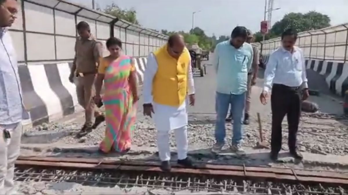 देख रहे हैं योगी जी, कैसे सरकार की छवि की बैण्ड बजाई जा रही है! पुल के ज्वाइंट चीख-चीखकर बता रहे भ्रष्टाचार की कहानी, 61 करोड़ पर फिर गया पानी, जिम्मेदार कौन?